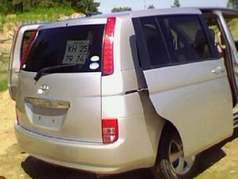 2004 Toyota Isis For Sale