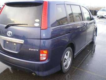 2005 Toyota Isis Pictures