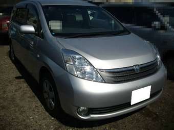 2005 Toyota Isis For Sale