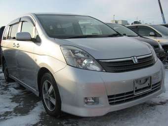 2005 Toyota Isis For Sale