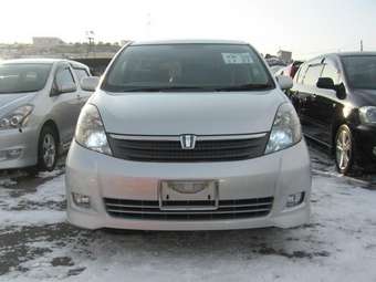 2005 Toyota Isis For Sale
