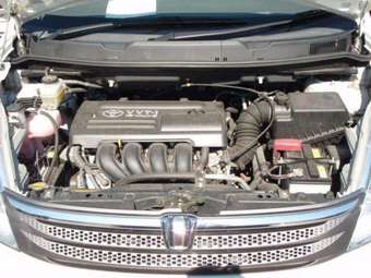 2005 Toyota Isis Pictures