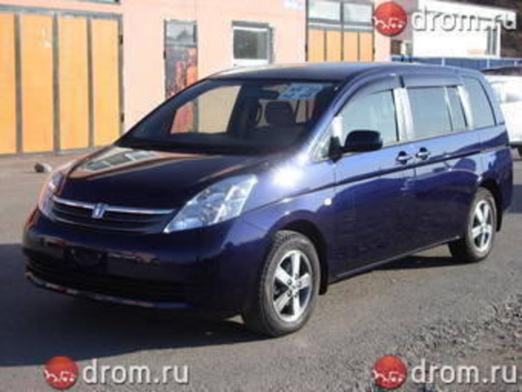 2005 Toyota Isis