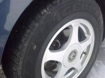 2005 Toyota Isis Photos