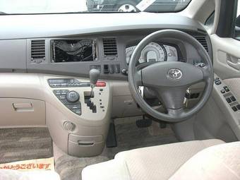 2005 Toyota Isis Wallpapers