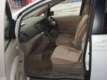 2005 Toyota Isis For Sale