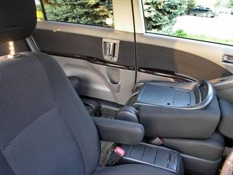 2005 Toyota Isis For Sale