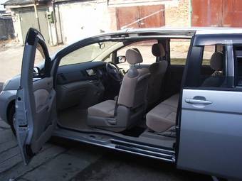2005 Toyota Isis For Sale