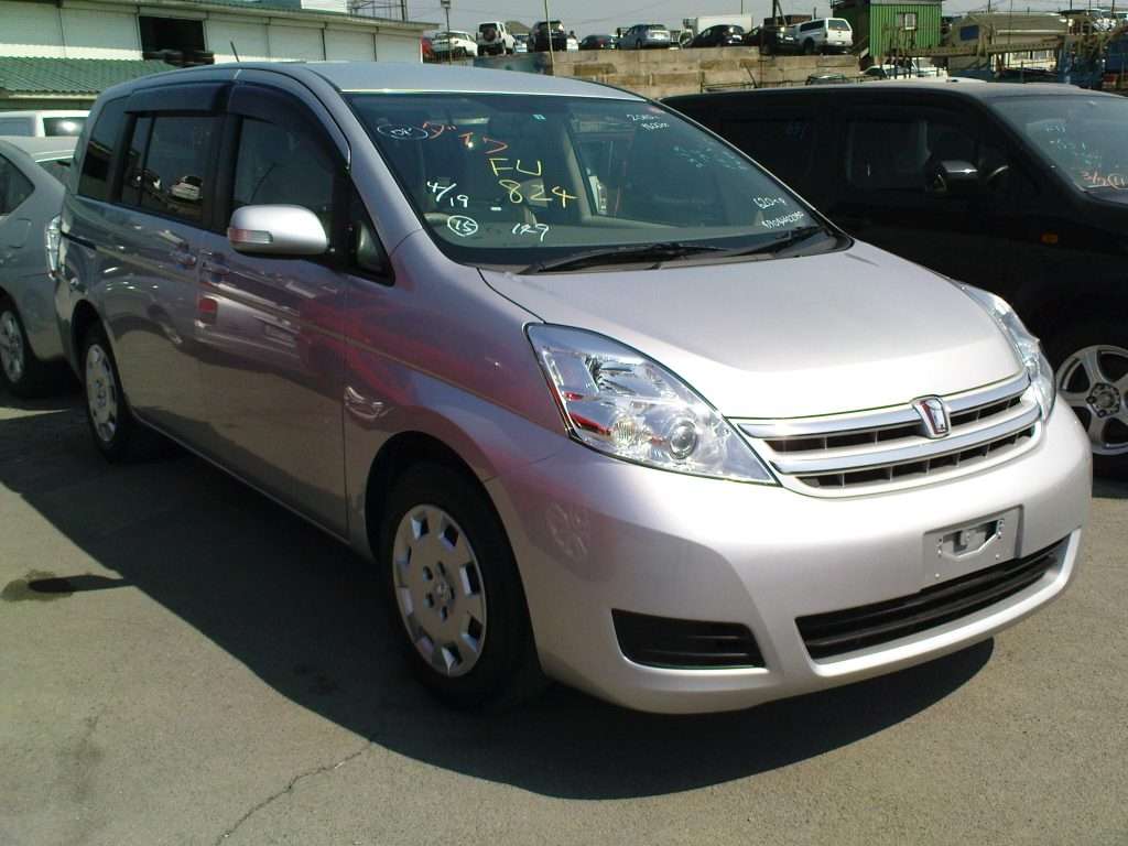 Москва тойота исис. Тойота Исис 2010. Toyota Isis 15. Тойота Исис zgm15g. Тойота Исис серый 2004.