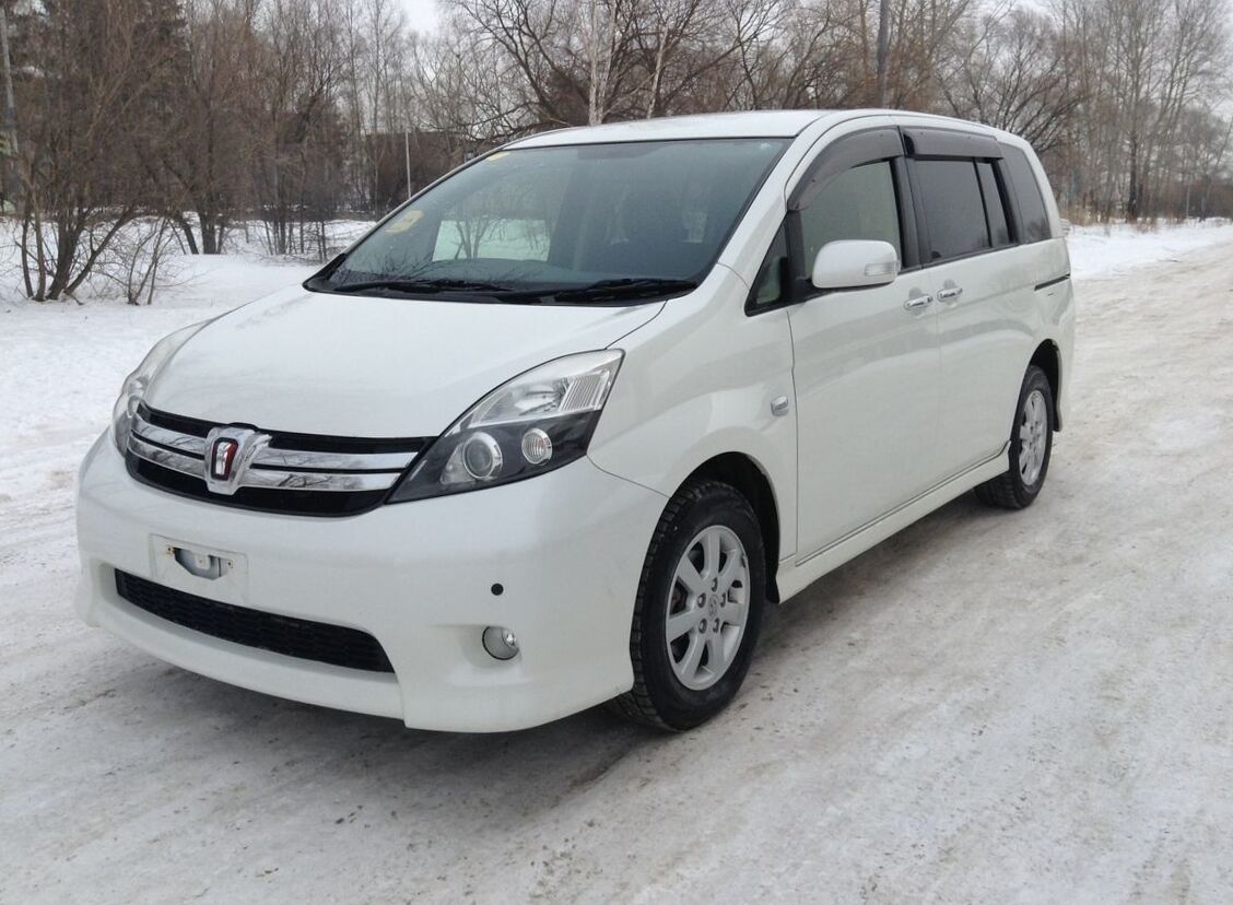 Toyota isis 2013