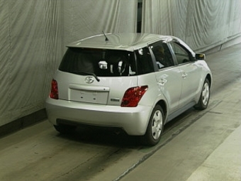2002 Toyota ist