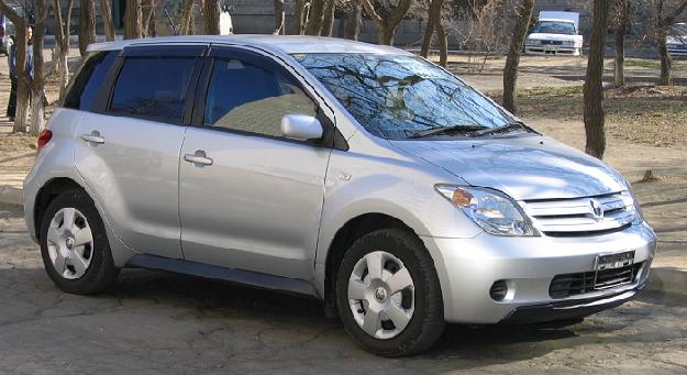 2002 Toyota ist