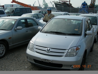 2002 Toyota ist