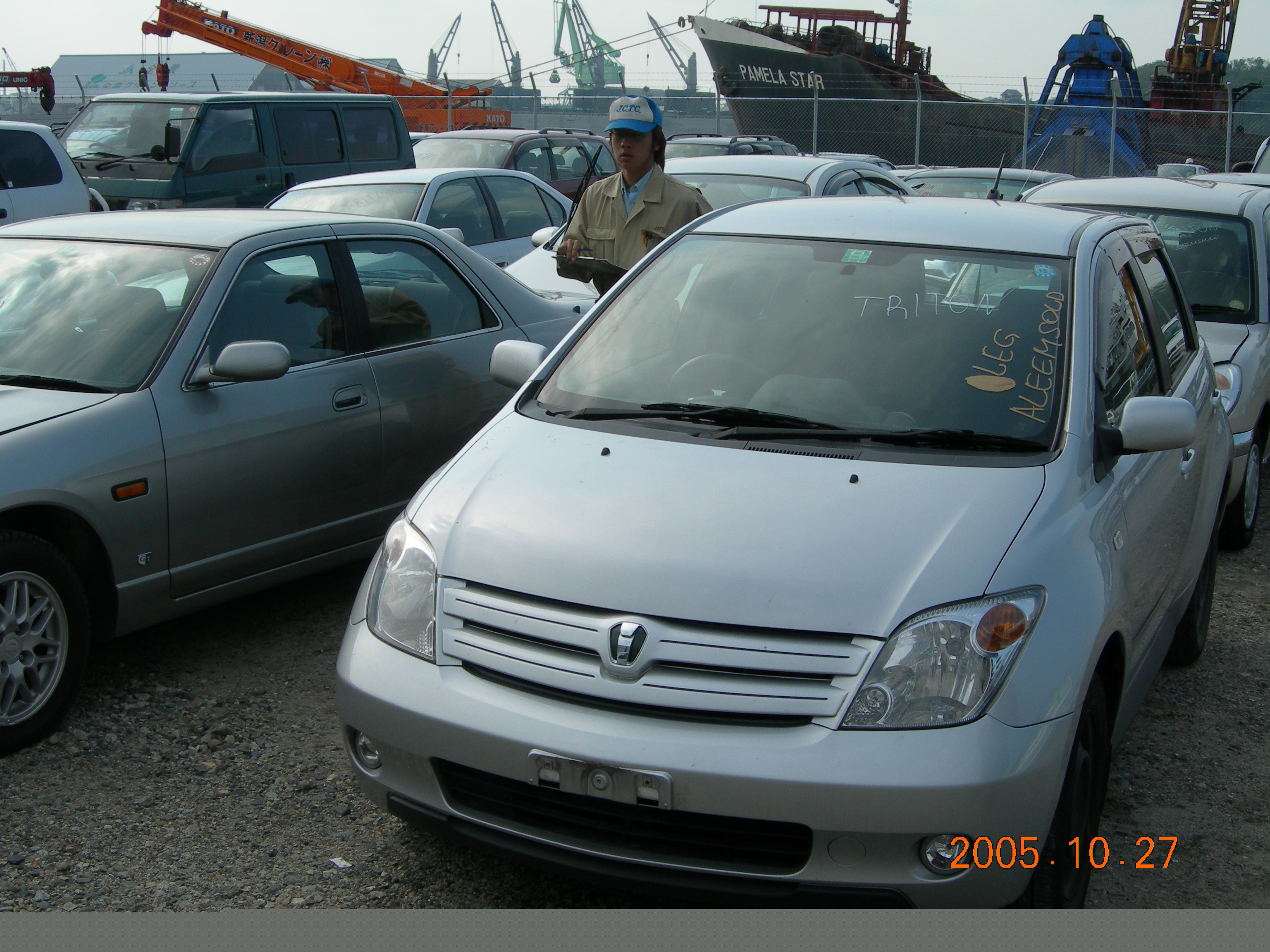 2002 Toyota ist