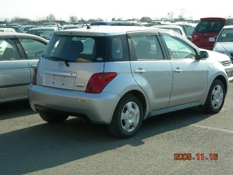2002 Toyota ist