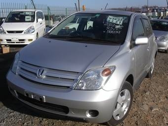 2002 Toyota ist