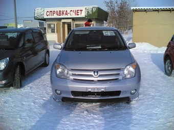 2002 Toyota ist