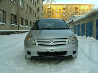 2002 Toyota ist