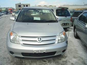 2002 Toyota ist