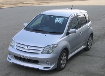 2002 Toyota ist
