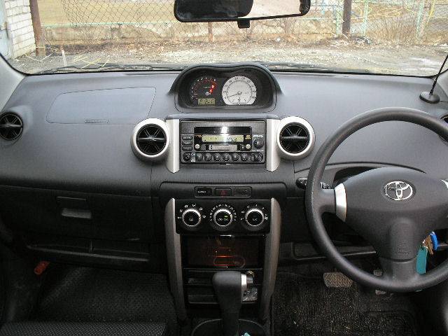 2002 Toyota ist