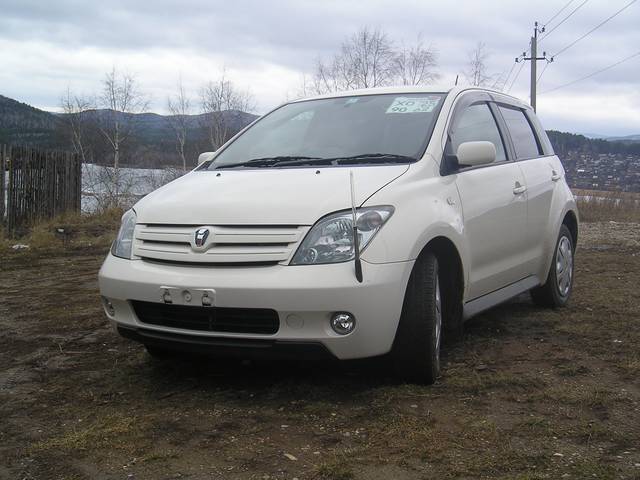 2002 Toyota ist