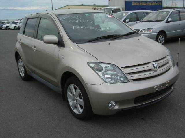 2002 Toyota ist