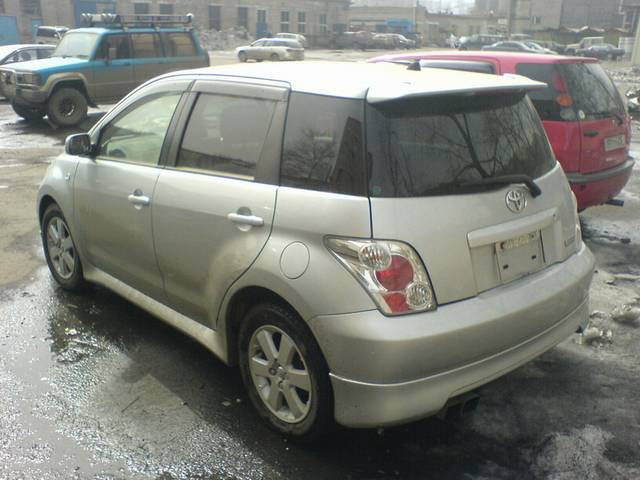 2002 Toyota ist