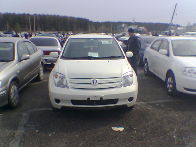 2002 Toyota ist