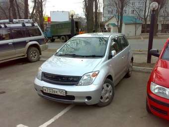 2002 Toyota ist