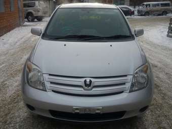 2002 Toyota ist