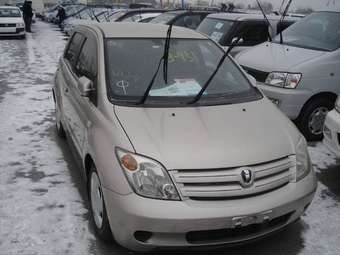 2002 Toyota ist