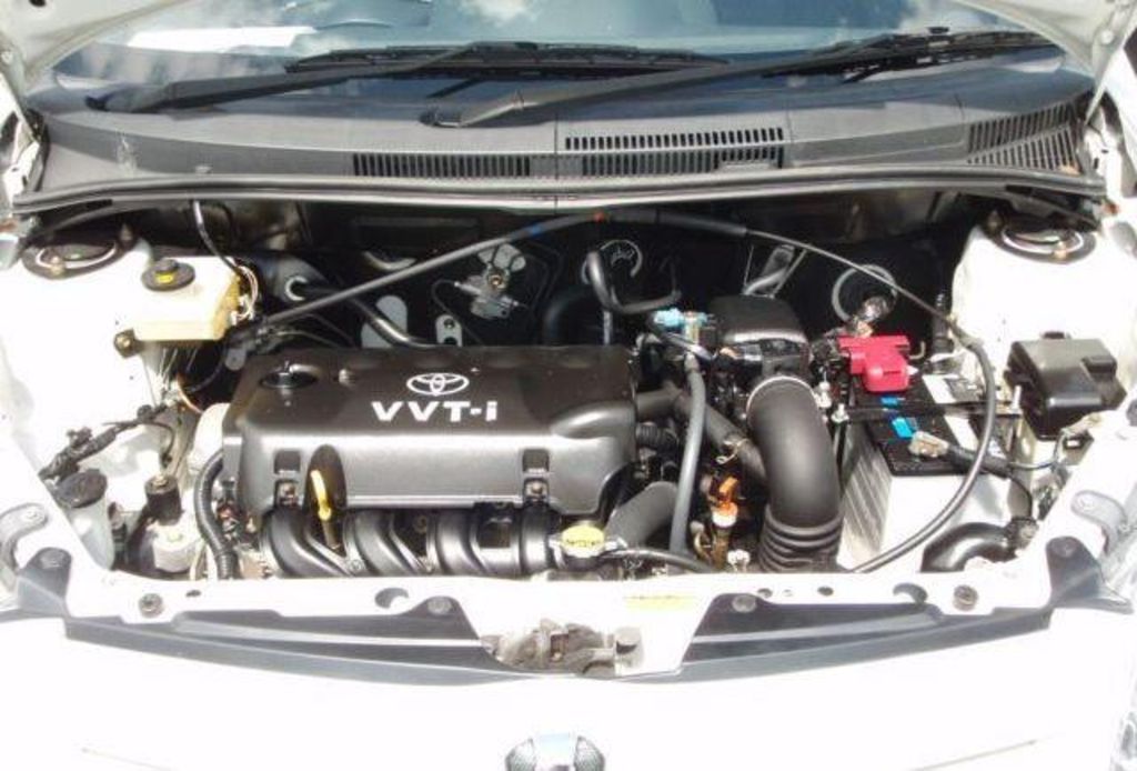2002 Toyota ist