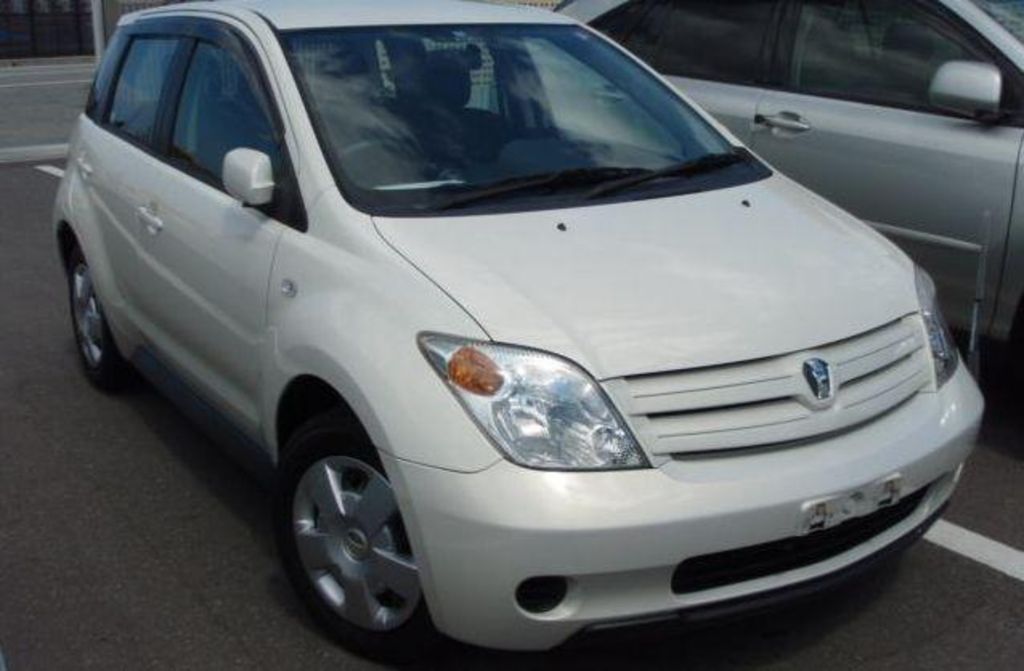 2002 Toyota ist
