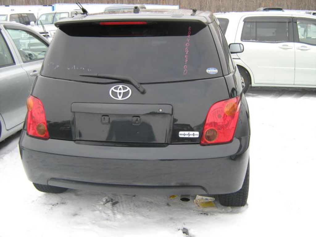 2002 Toyota ist