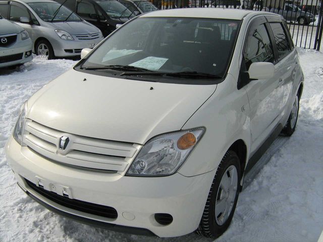 2002 Toyota ist
