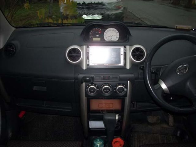 2002 Toyota ist