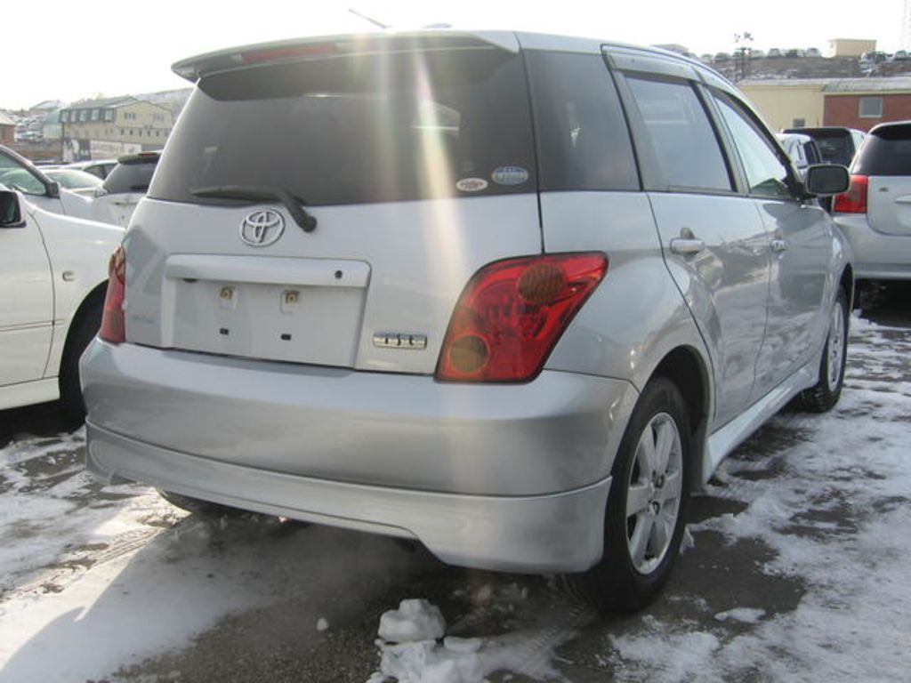 2002 Toyota ist