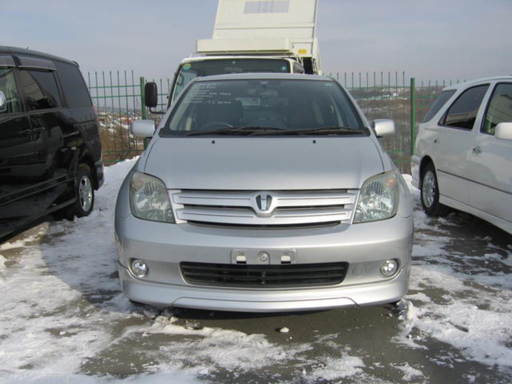 2002 Toyota ist
