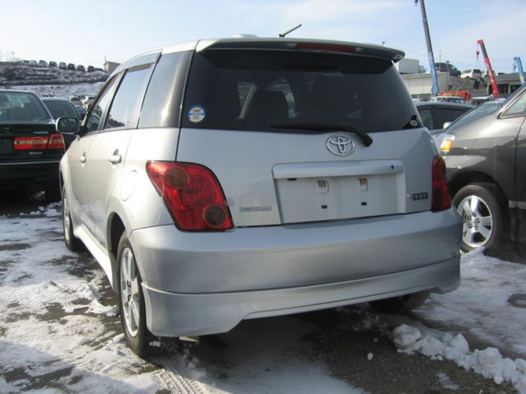 2002 Toyota ist