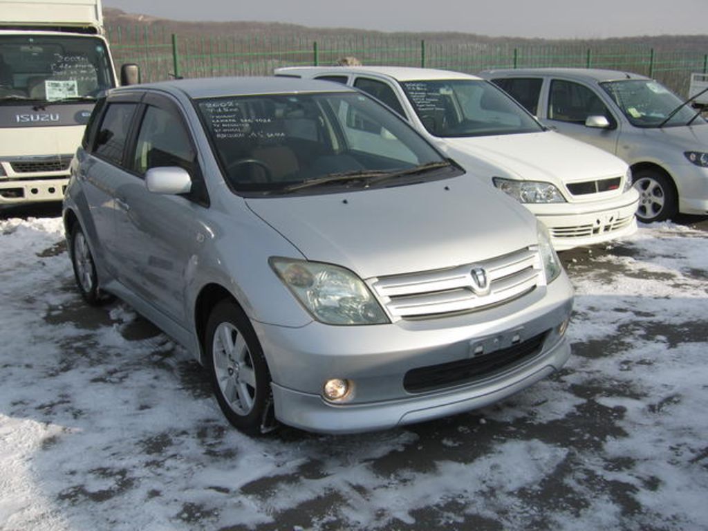 2002 Toyota ist