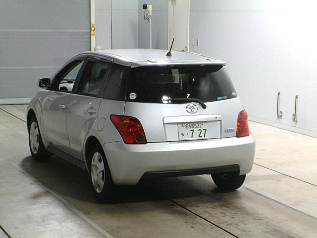 2002 Toyota ist