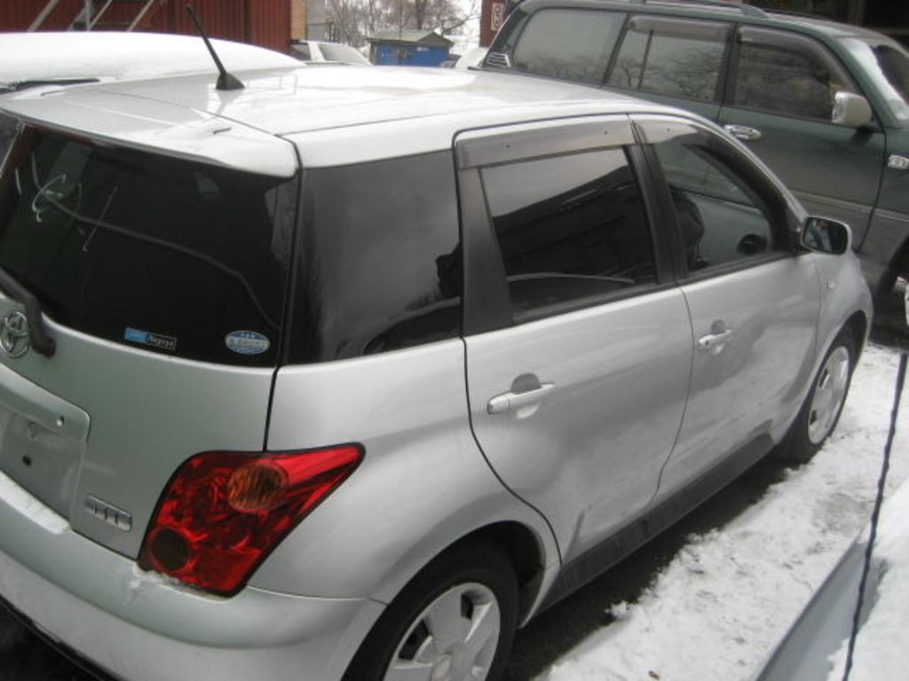 2002 Toyota ist