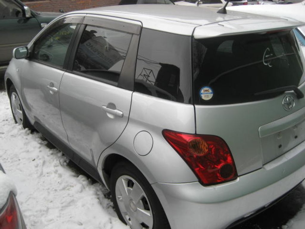 2002 Toyota ist