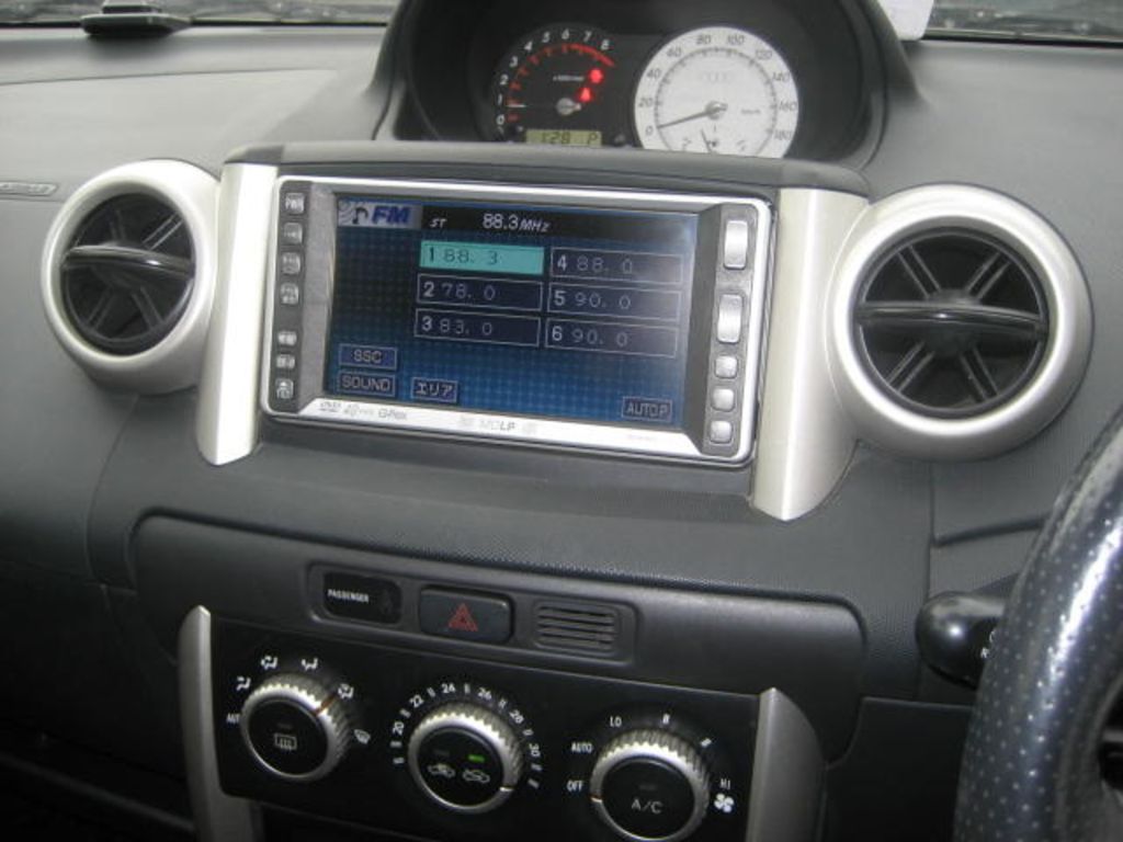 2002 Toyota ist