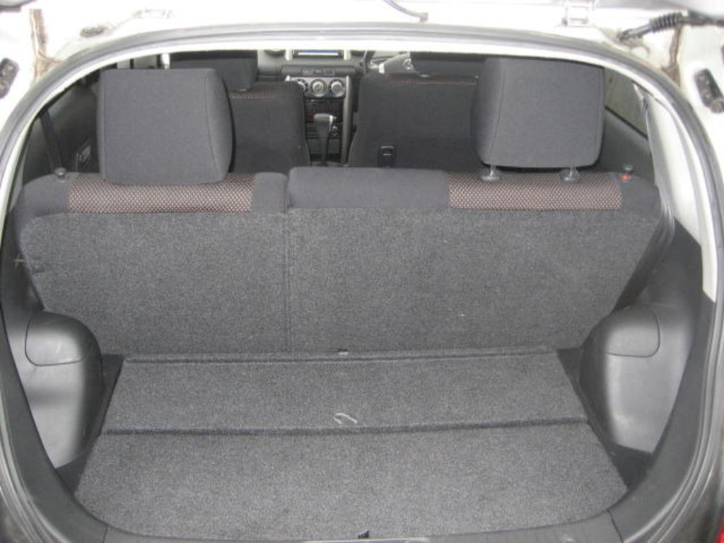 2002 Toyota ist