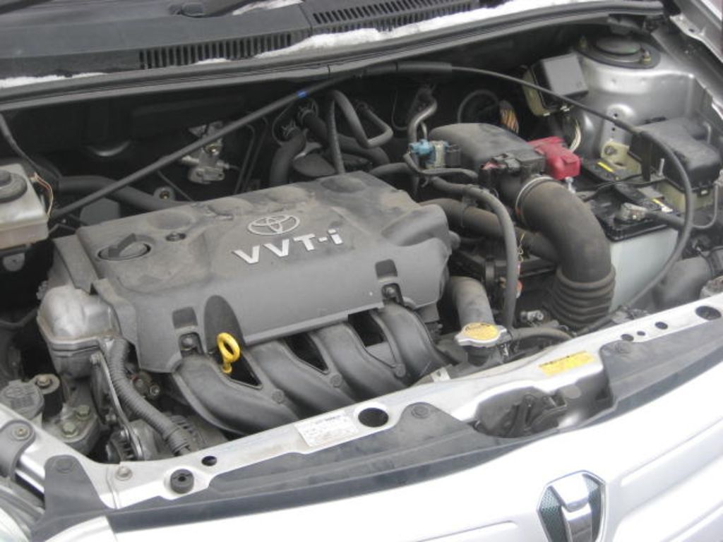 2002 Toyota ist