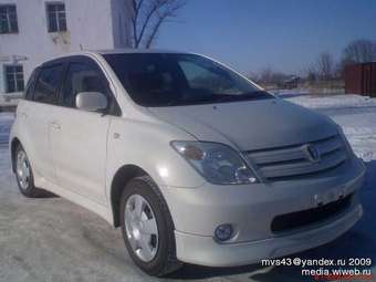 2002 Toyota ist