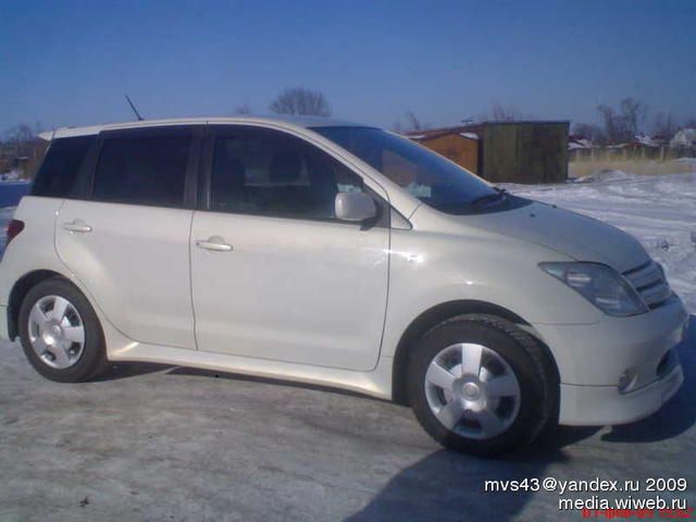 2002 Toyota ist