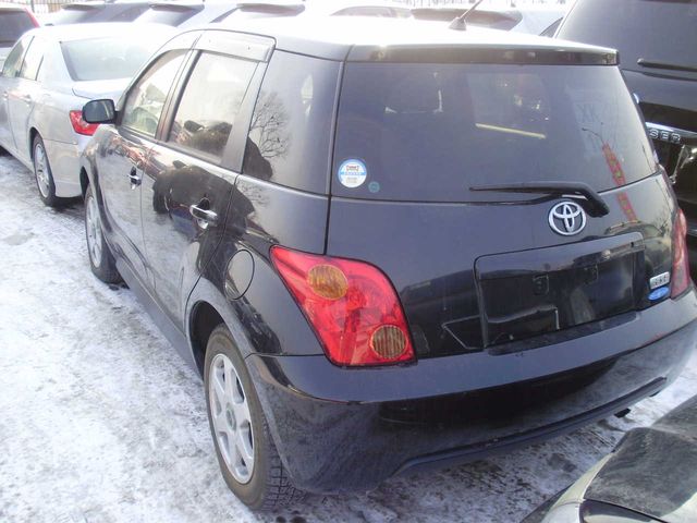 2002 Toyota ist